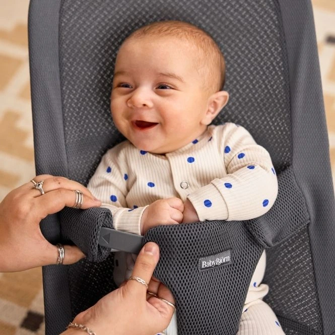 BabyBjörn Begin Bouncer – buckles