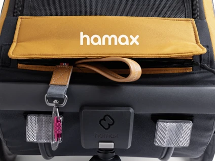 leash pocket in the Hamax Milou dog bike trailer