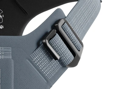 Thule Dart harness S-shaped neck opening