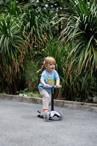MICRO - Mini2Grow Deluxe LED scooter with handlebar, lavender mist