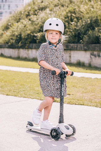 SCOOTANDRIDE - Highwaykick 3 LED - Folding scooter with light-up wheels 3+ Ash