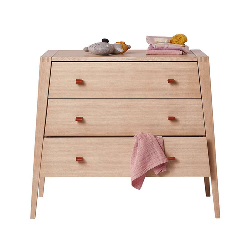 Leander - LINEA™ DRESSER, OAK