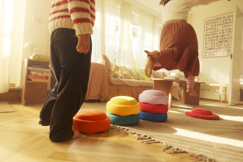 STAPELSTEIN – Set of 6+1 sensory stacking stones for active play: Rainbow Set Winter Special classic
