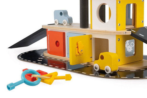 Janod - Wooden garage with 4 accessories. Bolid 2+