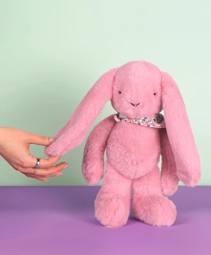 DOUDOU – Lapin Fleurette plush rabbit by Doudou et Compagnie, 35 cm, grenadine pink