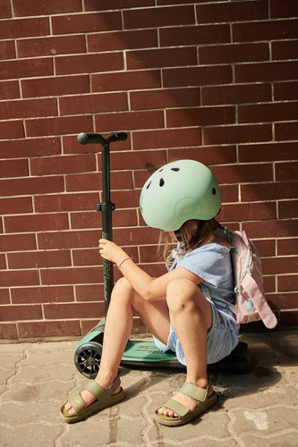 SCOOTANDRIDE - Highwaykick 5 LED - Folding scooter with light-up wheels 5+ Forest