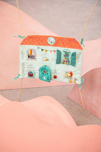 LILLIPUTIENS Soft activity board for play Stella the Deer and Joe the Dragon House 3 m+