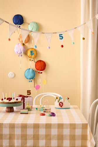 Kid's Concept - birthday garland balloon