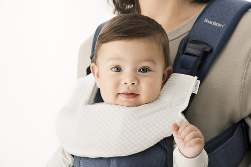 BABYBJÖRN Bib for Baby Carrier ONE - White