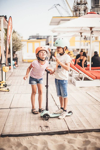 SCOOTANDRIDE - Highwaykick 3 LED - Folding scooter with light-up wheels 3+ Kiwi