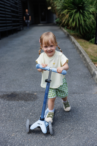 MICRO - swing scooter Mini Deluxe Rock&Go LED, ocean slate