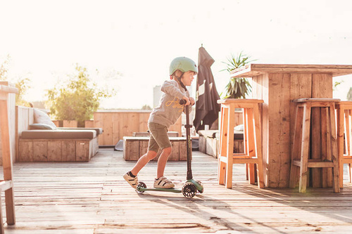 SCOOTANDRIDE - Highwaykick 3 LED - Folding scooter with light-up wheels 3+ Forest