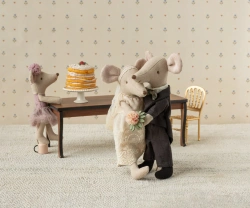 MAILEG - a pair of wedding mice in a box, Mom and Dad