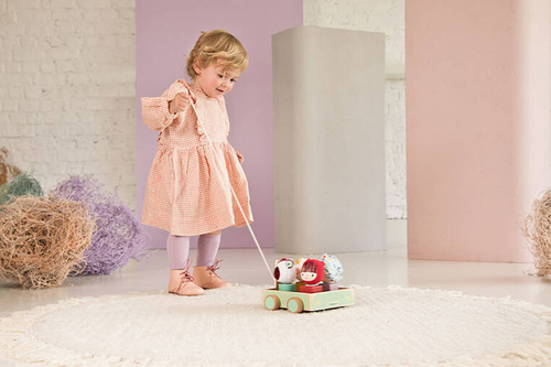 LILLIPUTIENS Drewniany wózek z sorterem do ciągnięcia Wilk Louis 12 m+