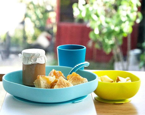 Beaba - yellow silicone cup with a suction cup