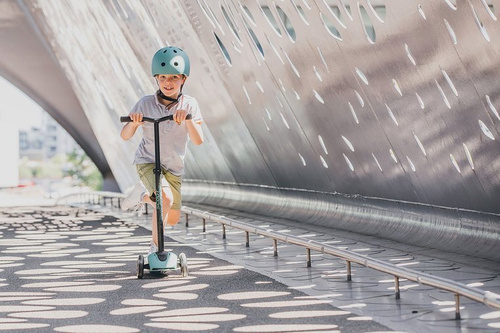 SCOOTANDRIDE - Highwaykick 5 LED - Folding scooter with light-up wheels 5+ Forest