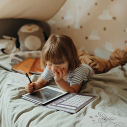 Kidywolf – illuminated drawing tablet KIDYDRAW MINI, Once upon a time