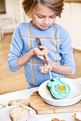 LILLIPUTIENS - Silicone pan for frying eggs Little cook, Cesar the bear, 4+