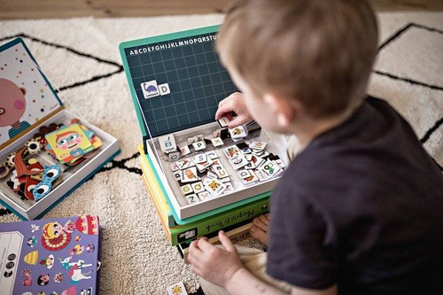 Janod - Magnetic puzzle Alphabet Magnetibook collection 2018