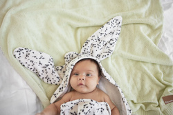 Elodie Details - Hooded Towel - Dalmatian Dots