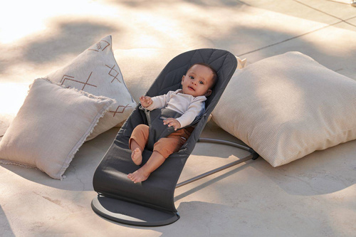 BABYBJÖRN - Bliss Woven, Petal quilt Anthracite, grey frame