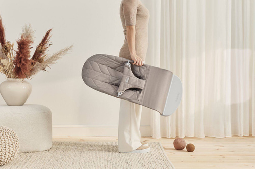BABYBJORN - BLISS Woven bouncer, Petal Quilt, sand grey + Soft Friends toy