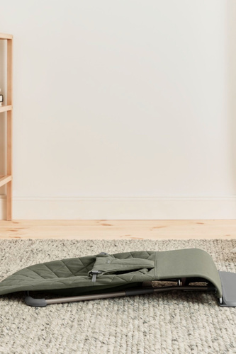 BABYBJÖRN - Bliss Woven, Petal quilt, Dark Green Dark grey frame