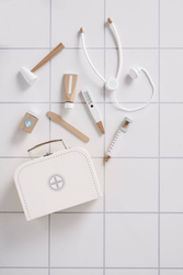 Doctors case play set white