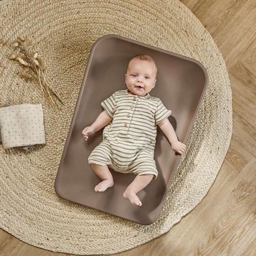 LEANDER MATTY™ CHANGING MAT, MOCCA