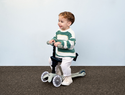 MICRO - Mini2Grow Deluxe LED scooter with handlebar, olive sage