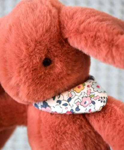 DOUDOU – Lapin Fleurette plush rabbit by Doudou et Compagnie, 25 cm, terracotta