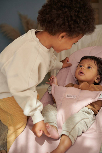 BABYBJÖRN - Bouncer BLISS - Dusty Pink, Petal Quilt + Toy Googly Eyes Pastels