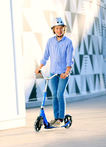 MICRO - two-wheeled scooter for children Cruiser LED, blue