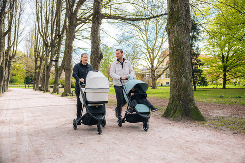 Wózek spacerowy Thule Spring - Black/Soft Beige