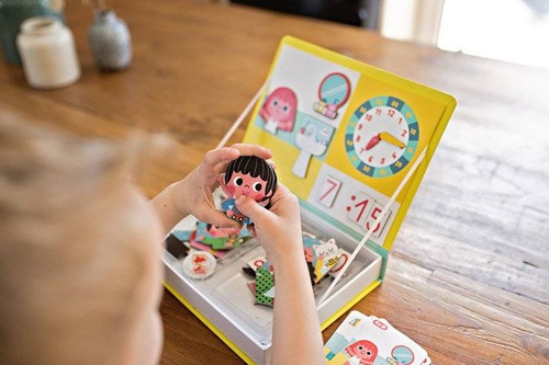 Janod - Magnetic puzzle I'm learning a watch Magnetibook collection 2018
