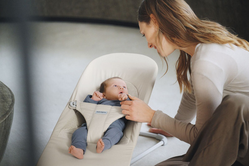 BABYBJÖRN - Bouncer BLISS Woven/Jersey Tri Fabric, Light Beige + Toy Googly Eyes
