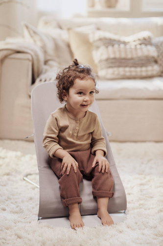 BABYBJORN - BLISS Woven bouncer, Petal Quilt, sand grey + Soft Friends toy