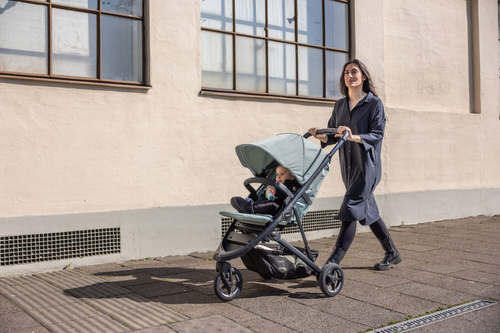 Wózek spacerowy Thule Spring - Black/Soft Beige