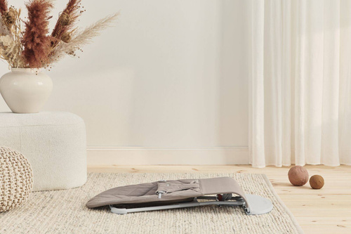 BABYBJORN - BLISS Woven bouncer, Petal Quilt, sand grey + Soft Friends toy
