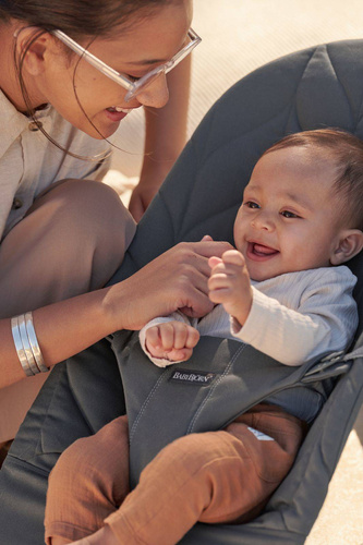 BABYBJÖRN - Bliss Woven, Petal quilt Anthracite, grey frame