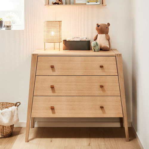 Leander - LINEA™ DRESSER, OAK