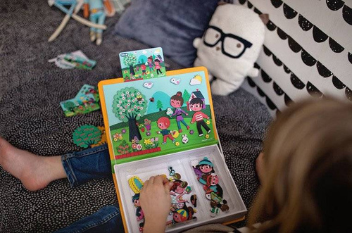 Janod - Magnetic puzzle 4 seasons Magnetibook collection 2018