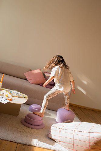 STAPELSTEIN - Dynamic all - active seat, light violet