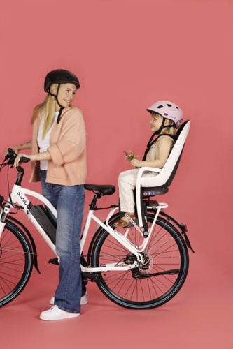 Hamax - Caress w/carrier adapter (rack mounted) - White/black