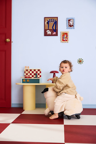 KID'S CONCEPT - ride along Peg the pug dog