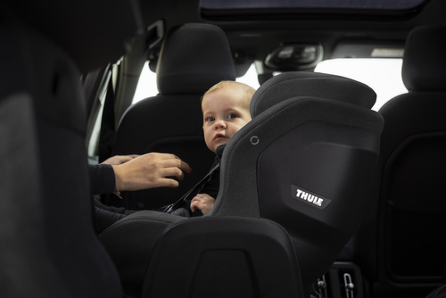 Thule - Alfi Car seat base with ISOFIX hooks