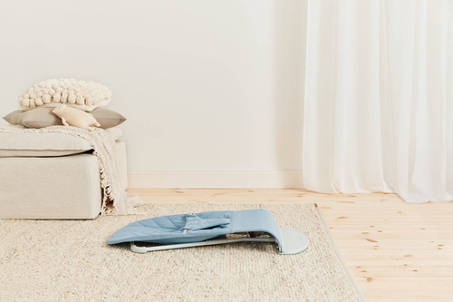 BABYBJÖRN - BLISS WOVEN, Blue (Light Grey, Petal Quilt)