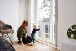 Baby Dan - Premier Safety Gate +  2 extension 7 cm + panel 64,5 cm + 1 extension 14 cm, white