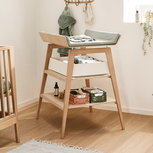 LEANDER LINEA™ CHANGING TABLE W. FOAM CUSHION, OAK