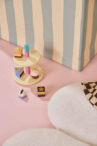 KID'S CONCEPT – cake stand and cakes